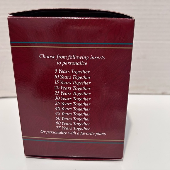 Carlton Card Heirloom Collection - anniversary keepsake 2003 and beyond - Picture 7 of 9